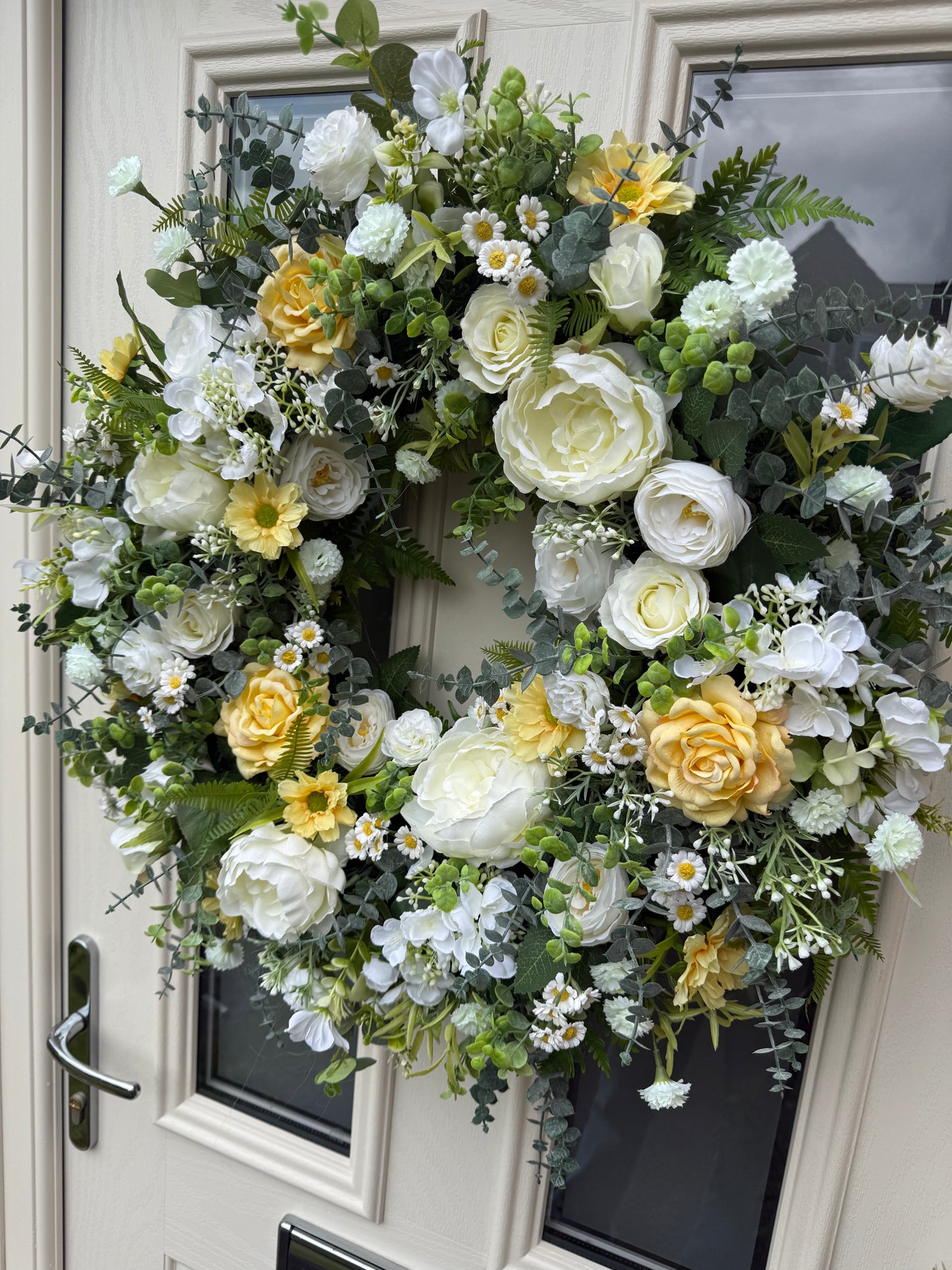 Lemon rose and daisy wreath (ready to send)