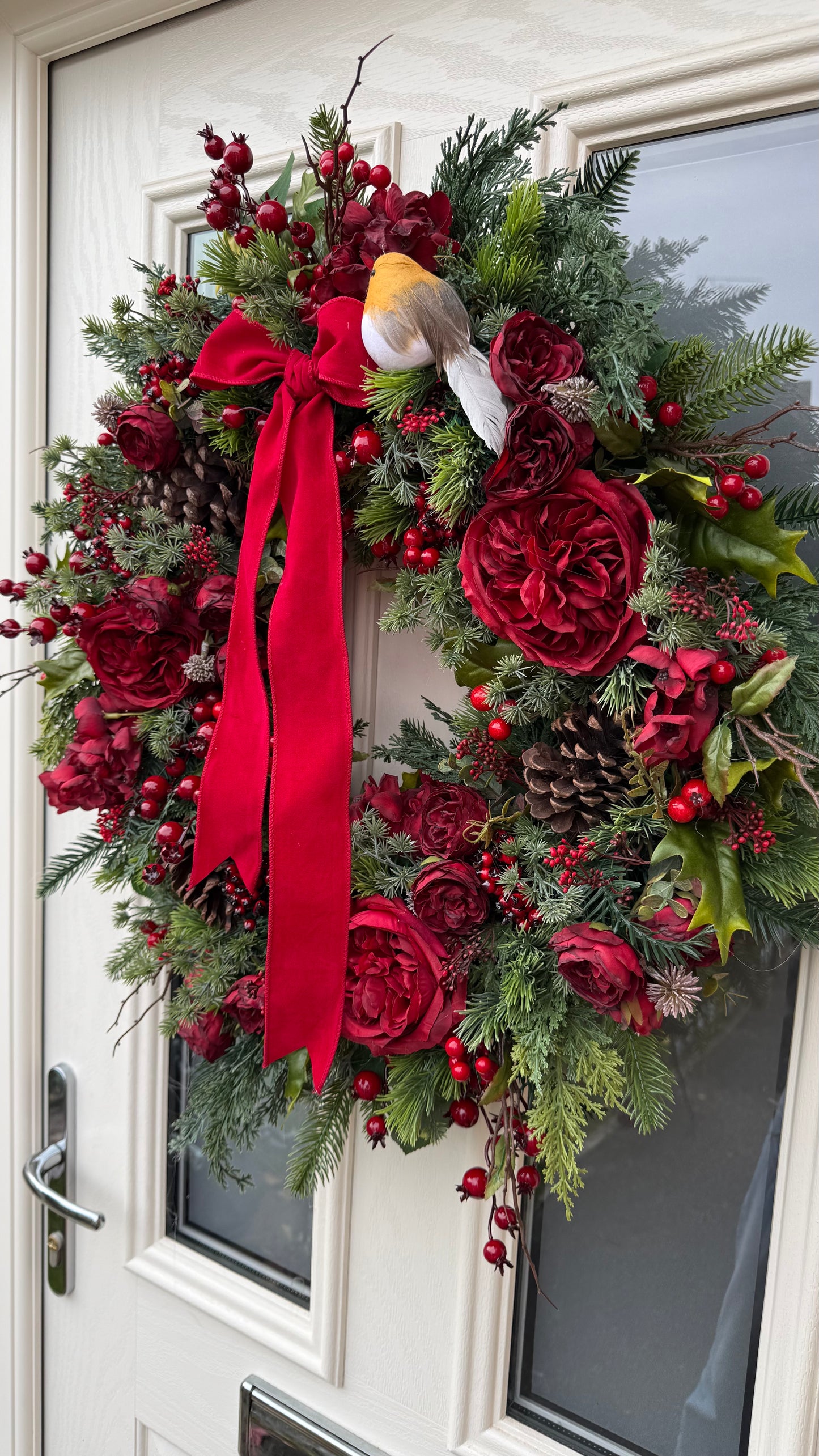 Rouge robin Christmas wreath