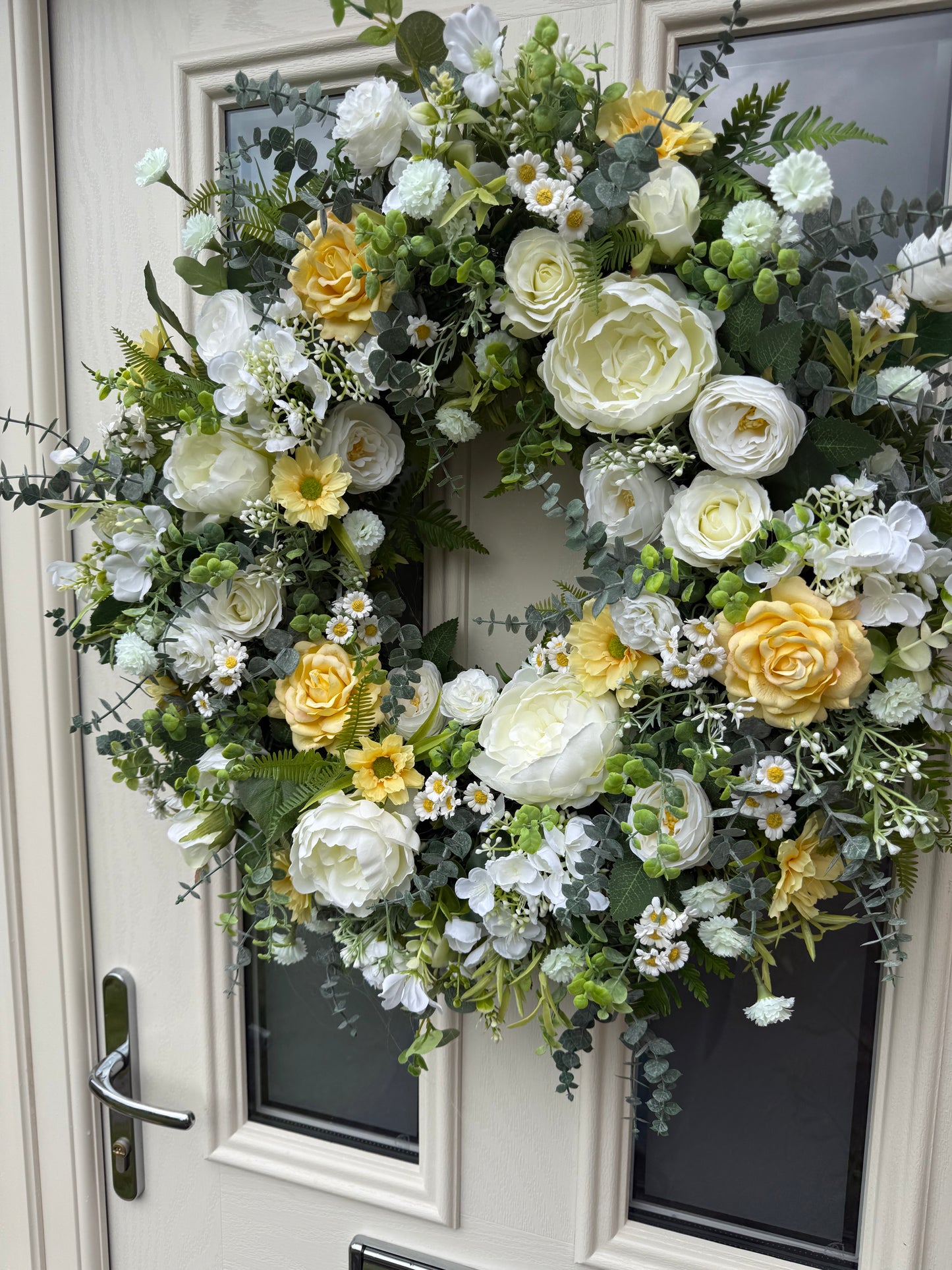 Lemon rose and daisy wreath (ready to send)