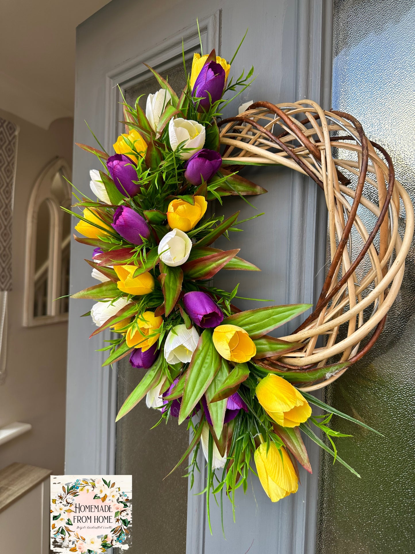 Multicoloured tulip wreath