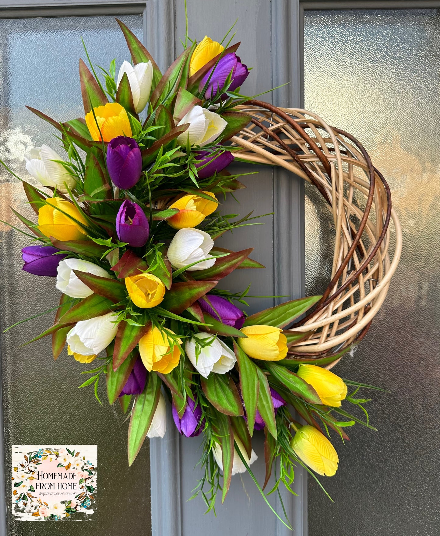 Multicoloured tulip wreath